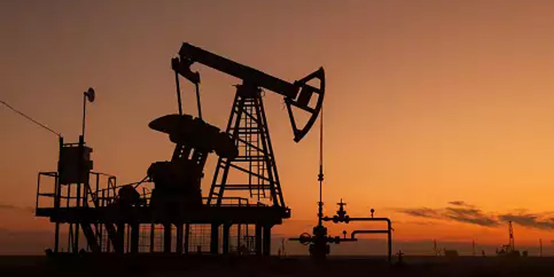 Rusya’da petrol rafinerisinde patlama: Ölüler var