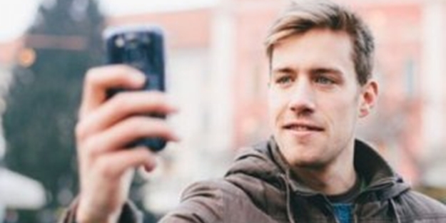 Selfie çekerken kendini astı