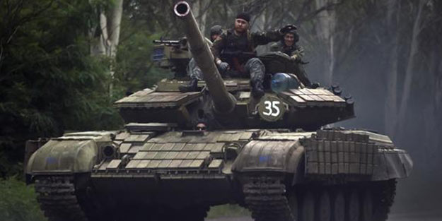 Rusya'da sıcak çatışma! Tanklar sokağa indi
