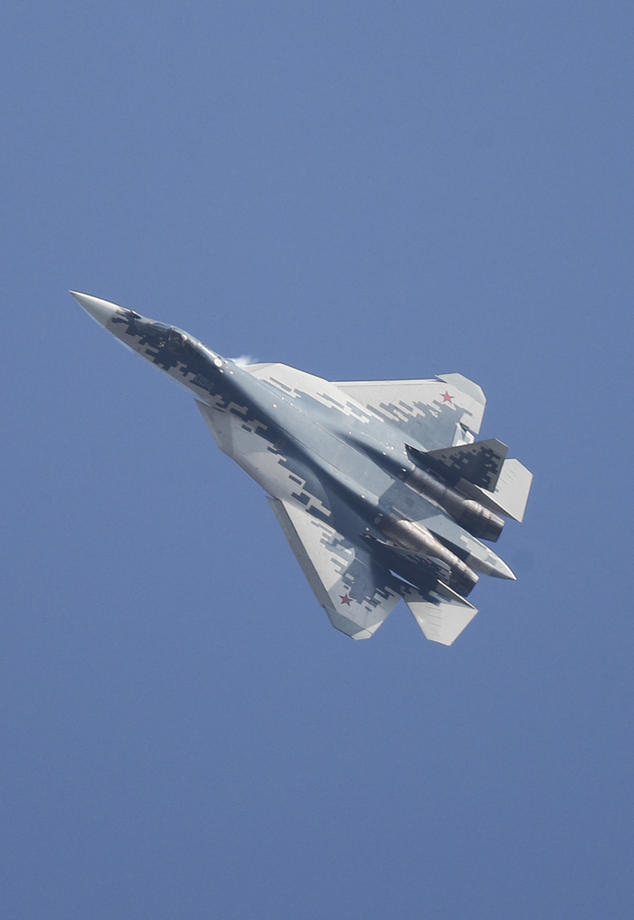Rusya’da Su-57 savaş uçağı, test uçuşu sırasında düştü 