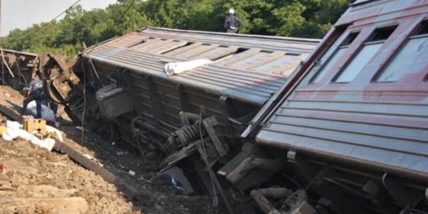 Rusya'da tren kazası! Çok sayıda yaralı var