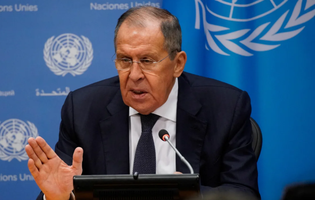 Rusya'dan ABD’ye Maduro tepkisi: Kirli ellerinizi çekin!