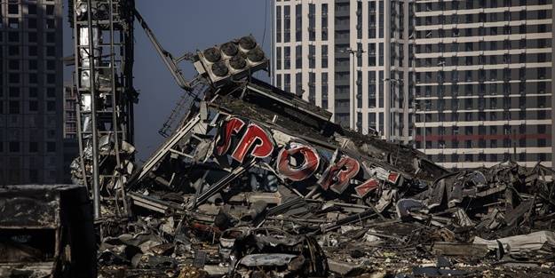 Rusya'dan alışveriş merkezine saldırı! Ölüler var