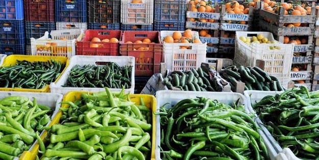 Rusya’dan dönen meyve sebzeler mültecilere dağıltılsın