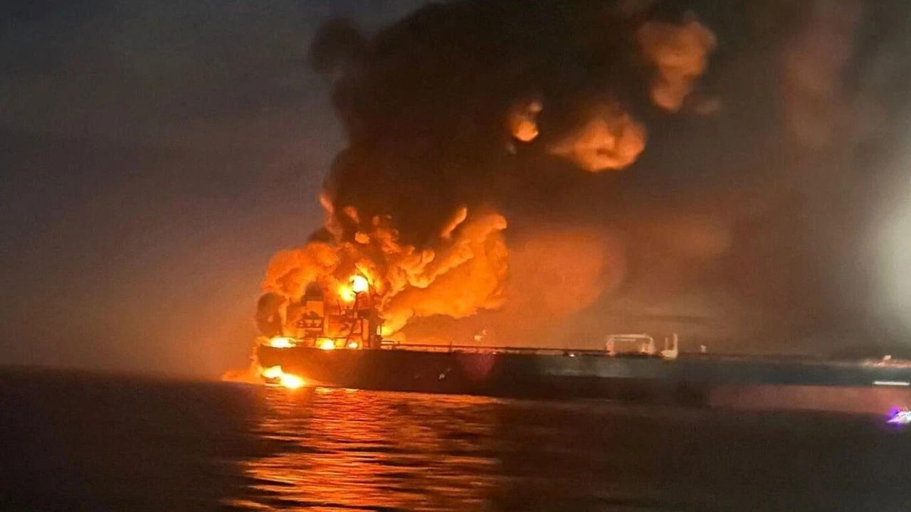 Rusya'dan Karadeniz'de hedefe tam isabet! Ukrayna'ya silah taşıyan 2 gemi vuruldu!