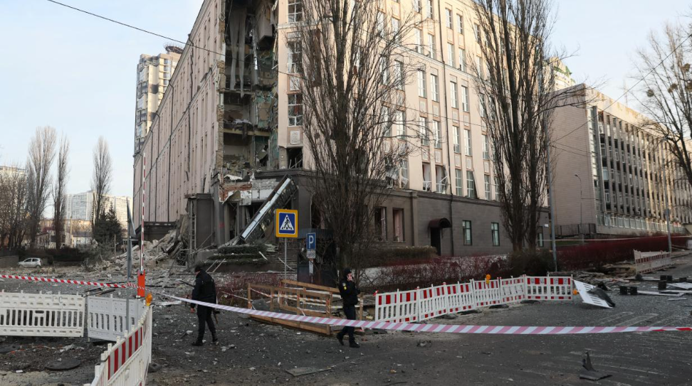 Rusya’dan Kiev’e füze ve İHA yağmuru: Kent karanlığa ve soğuğa gömüldü