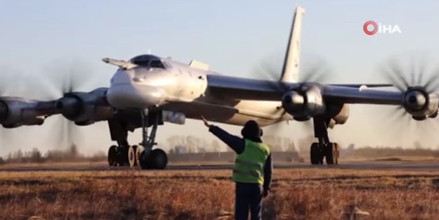 Rusya'dan NATO'ya gövde gösterisi... Bombardıman uçakları peş peşe havalandı