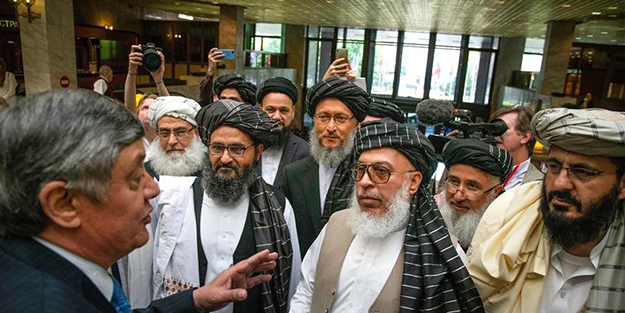 Rusya'dan Taliban'a yeşil ışık: Sözlerini yerine getirirlerse...