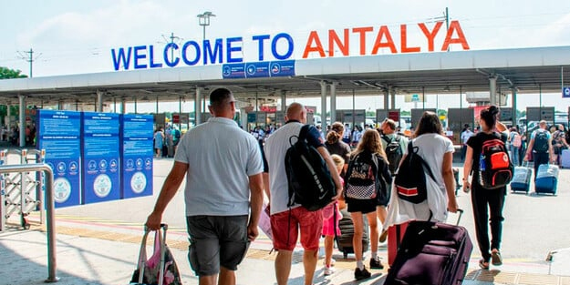 Rusya'dan Türkiye'ye talepler arttı: Rus turistlerin tercih ettiği otellerde indirim yapıldı! Yer üstü zenginliklerini...