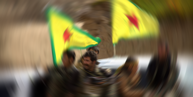 Rusya'dan YPG'ye koruma şartları! Esed bayrağı çek daha çok petrol ver