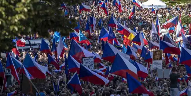 Rusya'nın kararı o ülkeyi karıştırdı! Halk sokağa indi