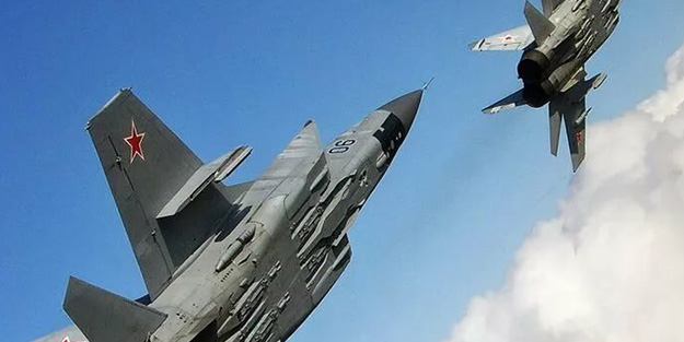 Rusya'nın MiG-31 savaş uçağı Norveç uçağını önledi
