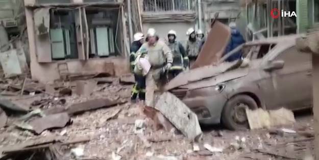 Rusya'nın saldırısı altındaki Harkov'da yıkım böyle görüntülendi