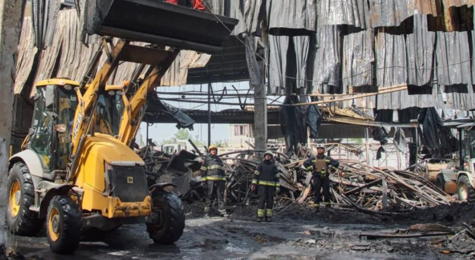 Rusya'nın vurduğu markette ölü sayısı arttı