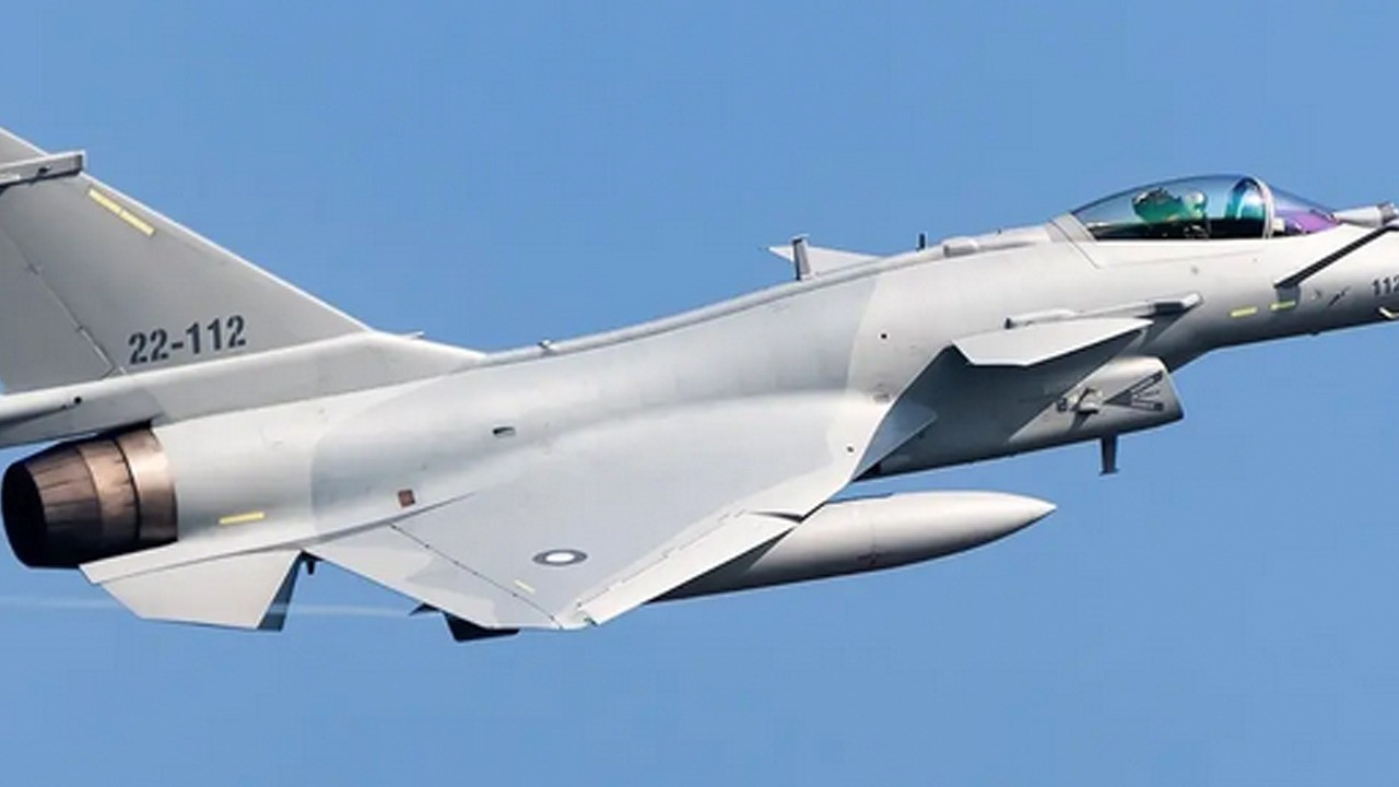 Rusya'ya Çin'den 36 adet savaş uçağı satışı belli oldu! Rus Su - 35 ile karşılaştırma!