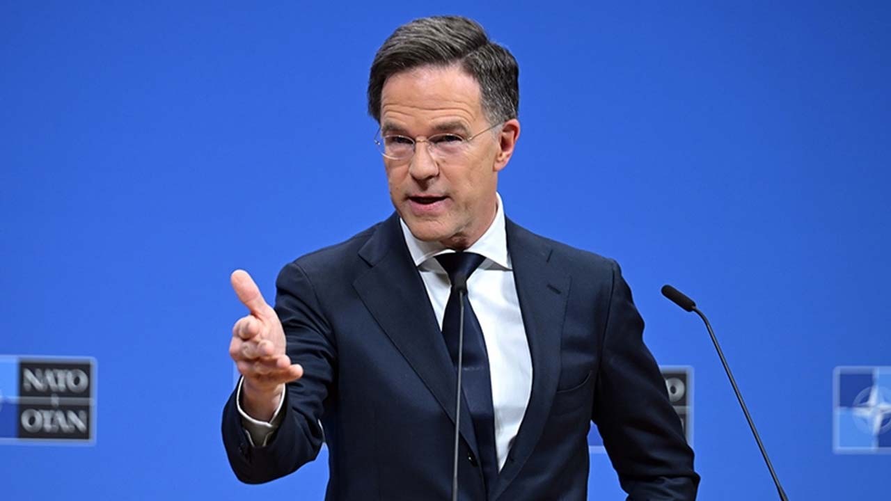 Rutte topu Avrupa'ya attı