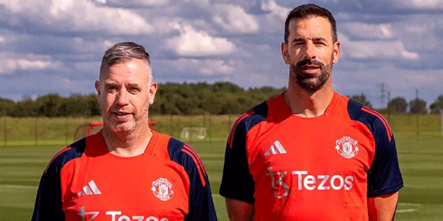 Nistelrooy, Manchester United'a geri döndü!