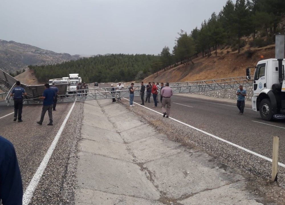 Rüzgar, EDS direğini devirdi 