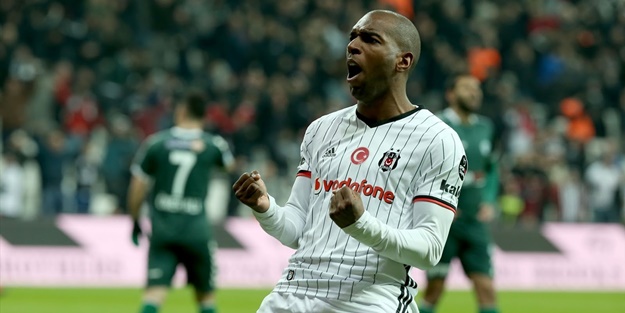 Ryan Babel'den sitem: Ben Messi değilim