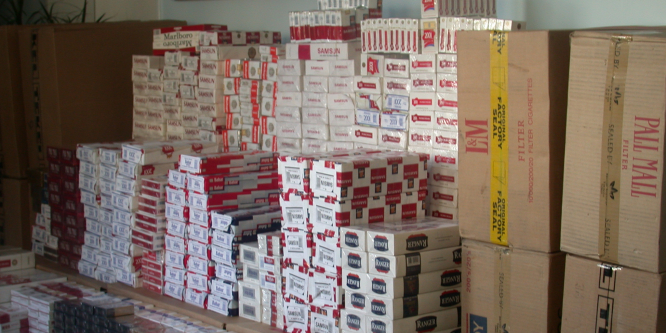 6 bin 940 paket kaçak sigara ele geçirdi
