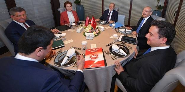 Saadet Partisi'nden gündemi sarsan 