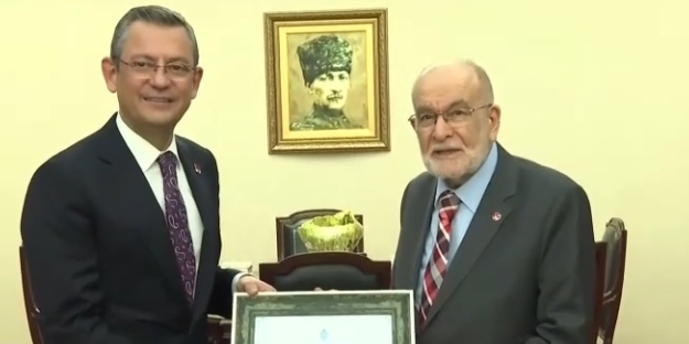 Saadet’te vekil sayısı 19’a düşünce Karamollaoğlu soluğu Özgür Özel’in yanında aldı