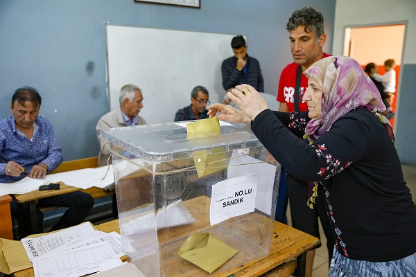 Saat 17.00’de sona erecek! Türkiye’den seçim manzaraları