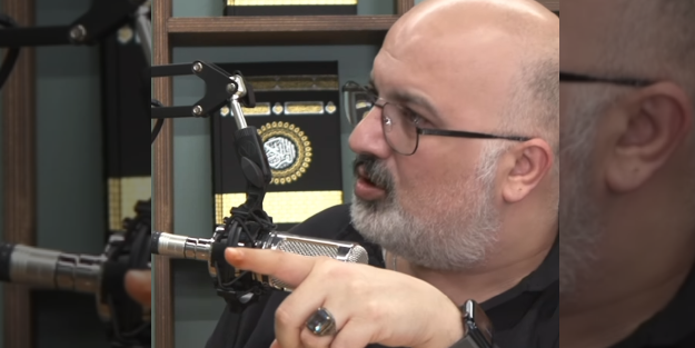 Saat gece 3 ve elinde içki şişesi! Kadıköy meydanında özgürlük isteyen genç