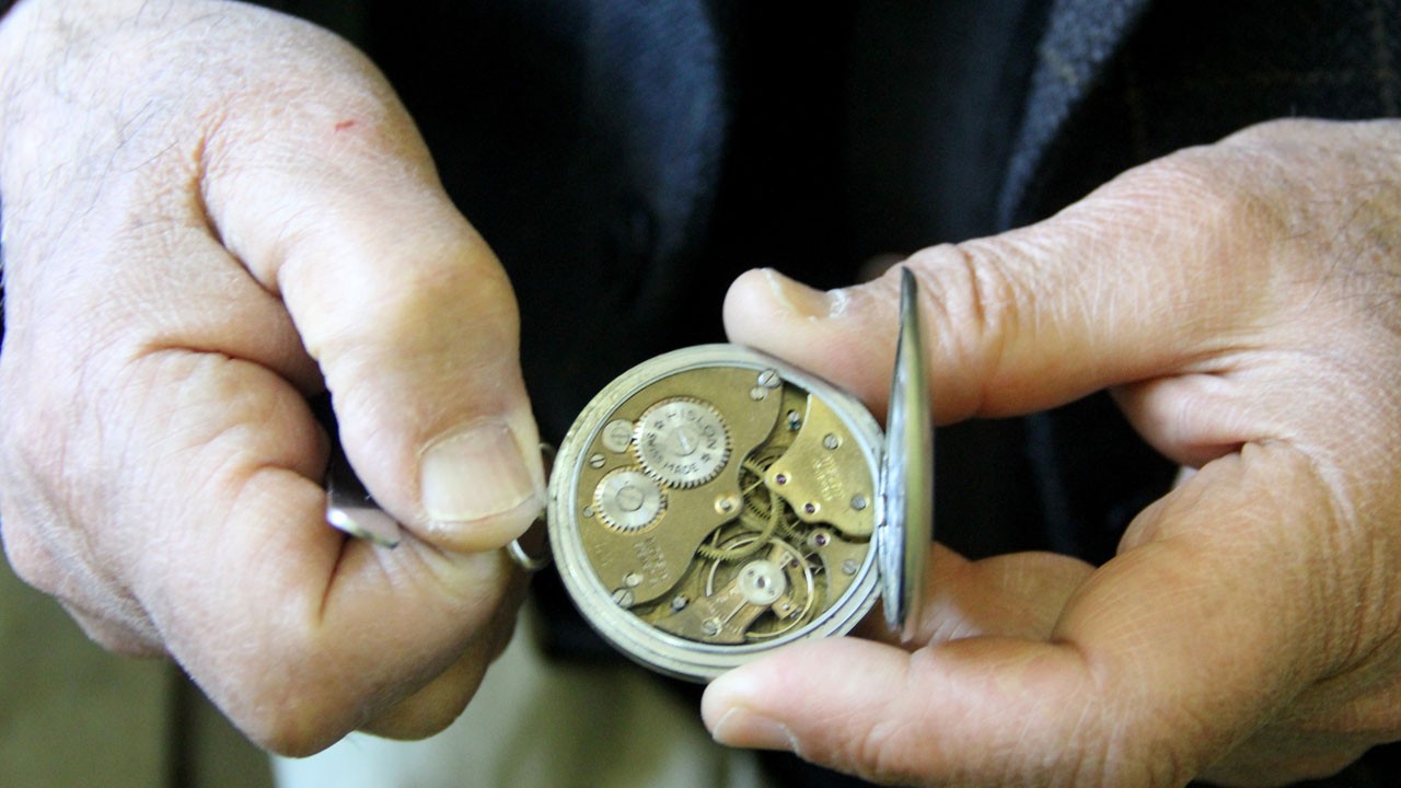 Saat ustası 58 yıldır zamanın izini sürüyor!
