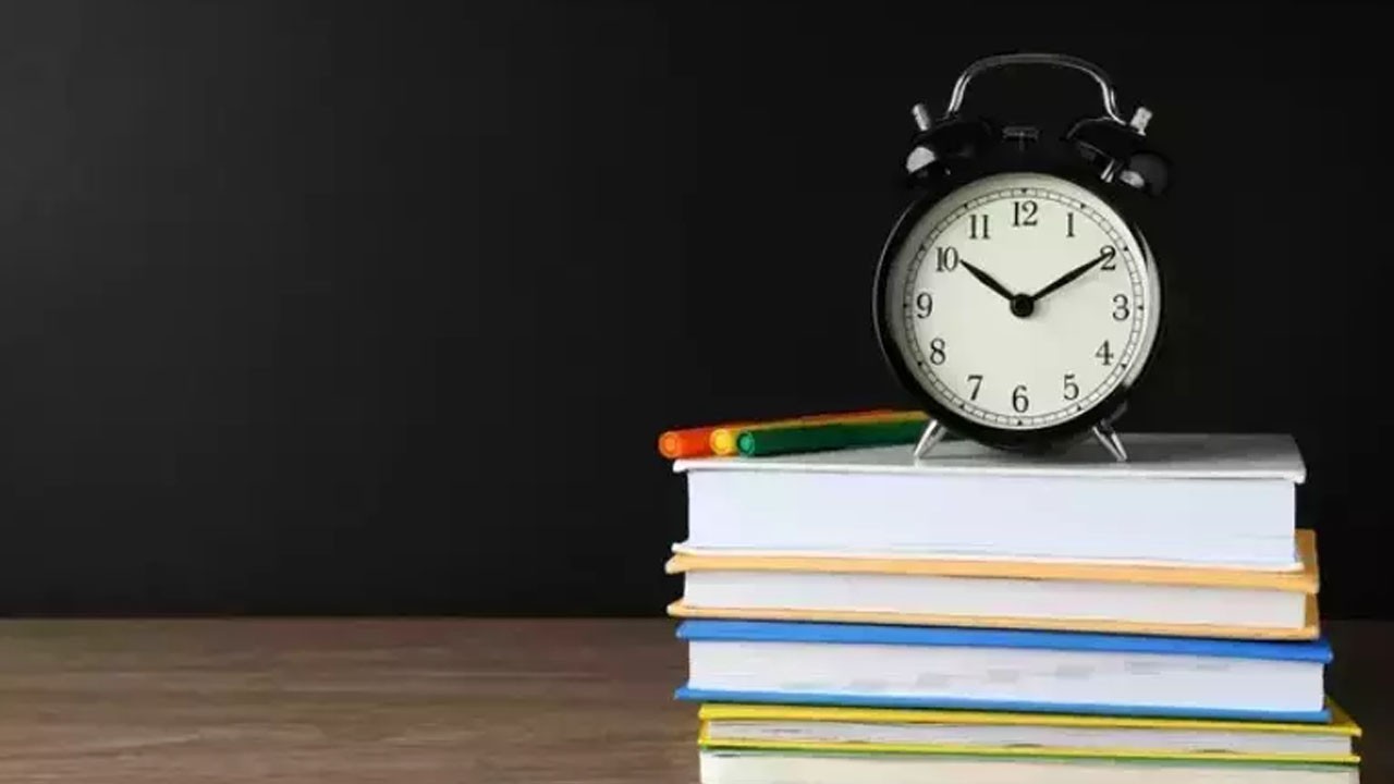 Saatler geri alınacak mı? Enerji Bakan'ından o açıklama: 2024 kış saati uygulaması ne zaman başlayacak?