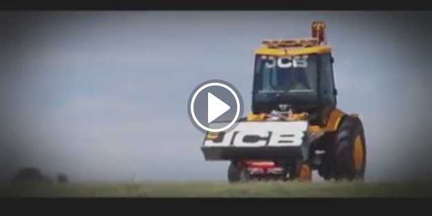 Saatte 116 km yol alan dünyanın en hızlı iş makinesi!