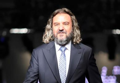 Sabah gazetesi yazarının başına öyle bir şey geldi ki... Şu çakallığa bakın şu çakallığa