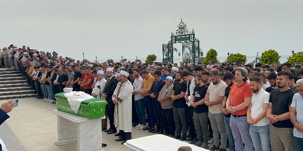 Sabah namazına giderken öldürülen imam toprağa verildi
