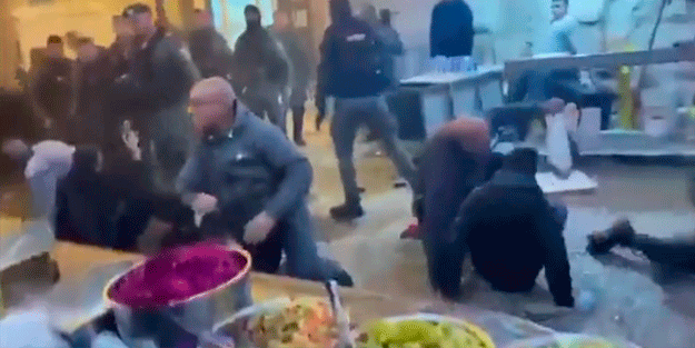 Sabah namazında da bu yapılmaz ki! Gazze'ye saldırdılar yetmedi