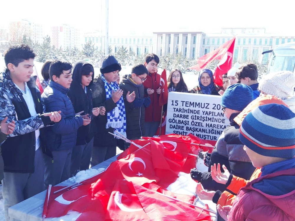 Sabancı Ortaokulu öğrencilerinden en anlamlı Sevgiler Günü etkinliği 