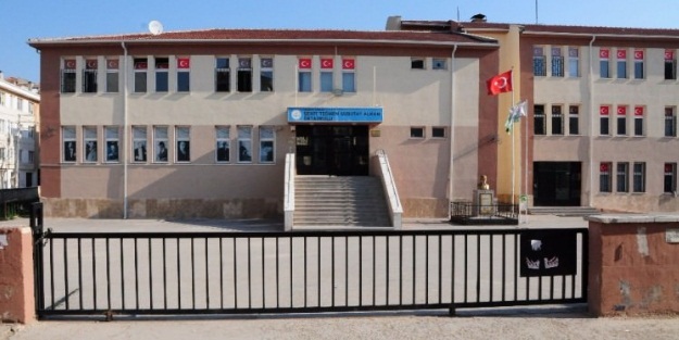 Sabıkalı okula sandık kurulmadı