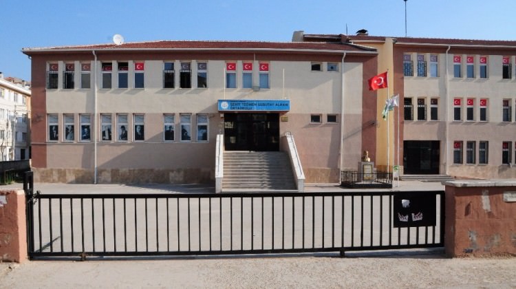 O okulda sandık kurulmadı! Bakın neden