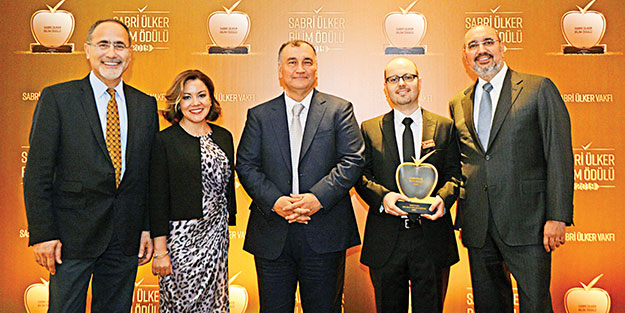 ‘Sabri Ülker Bilim Ödülü’ Tamer Önder Hoca’ya