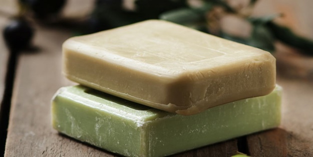 Sabun lekelerinden kurtulmak için bu yöntemleri deneyin