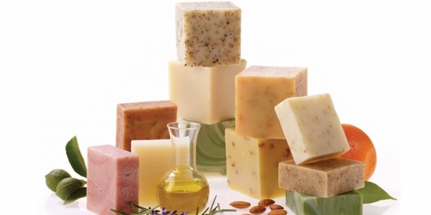 Sabununuzu kendiniz yapın! Ballı sabun tarifi