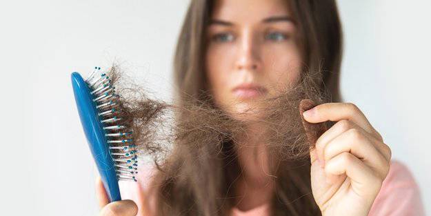 Saç dökülmelerini dikkate alın