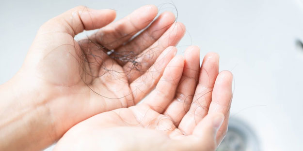 Saç dökülmesini önleyen 4 yöntem