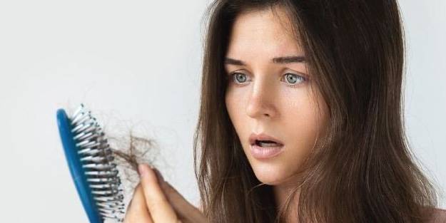 Saç dökülmesini pahalı ürünler kullanmadan doğal yolla durdurabilirsiniz