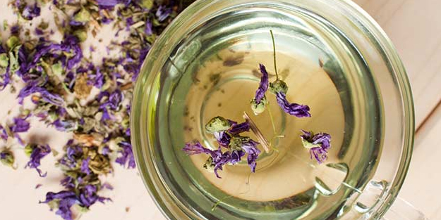 Saç dökülmesini pahalı ürünler kullanmadan doğal yolla durdurun