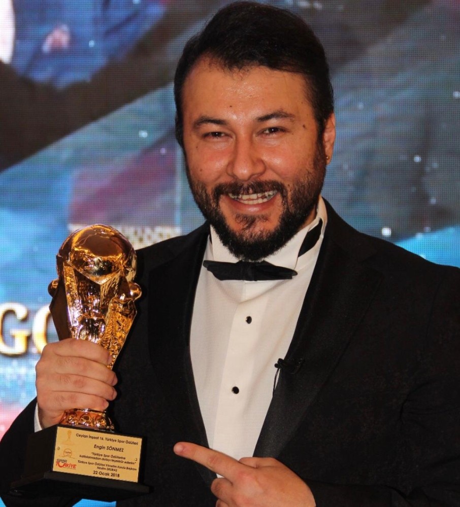 Saç ekimi yaz ayında da tercih edilebiliyor 