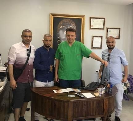 Saç ektirmek için binlerce kilometrelik yoldan geldiler 