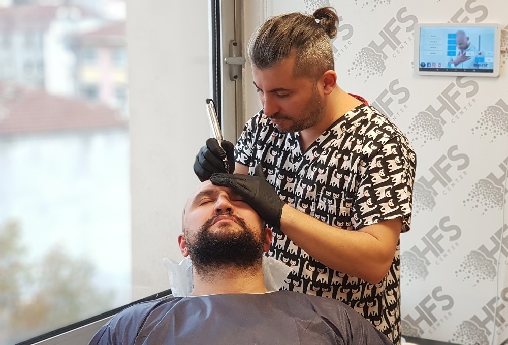 Saç simülasyonu uzmanından siyasilere tavsiyeler 