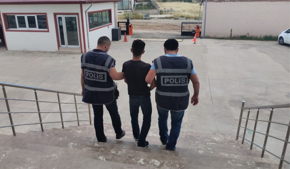Sadaka kutusunu çalan şahıs tutuklandı 