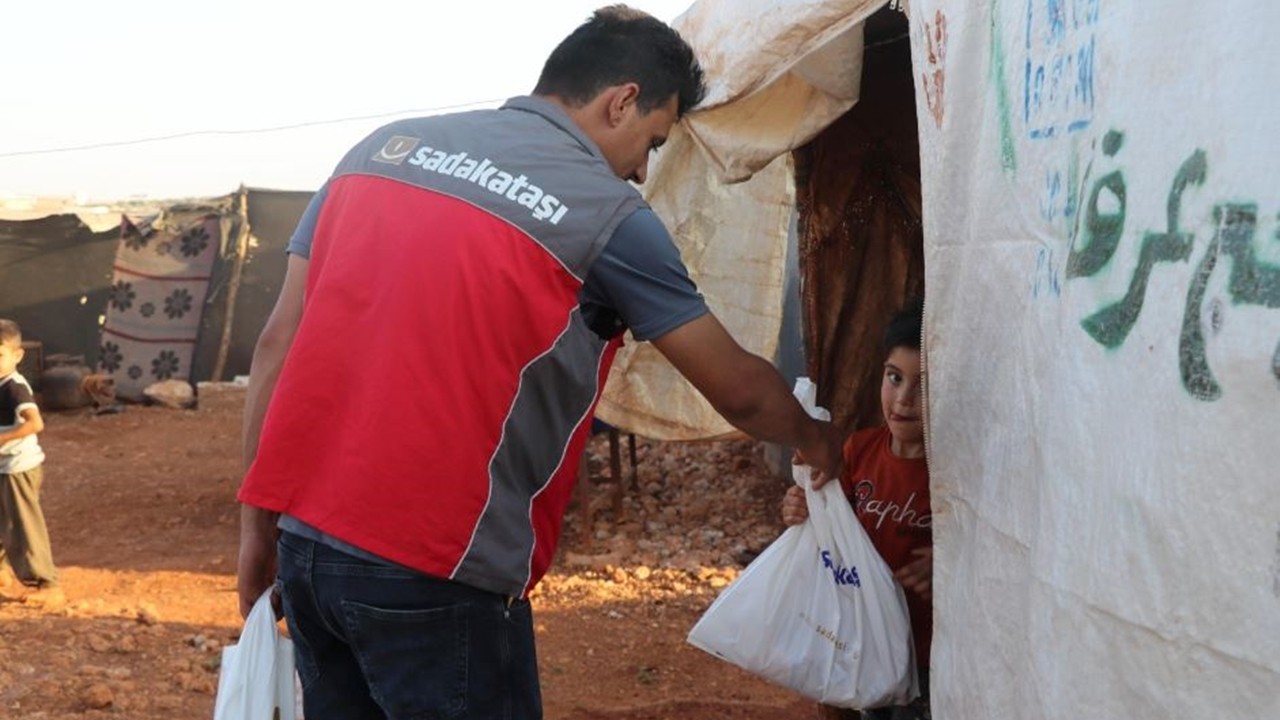 Sadakataşı 35 ülkeye 23 bin hisse kurban ulaştırdı