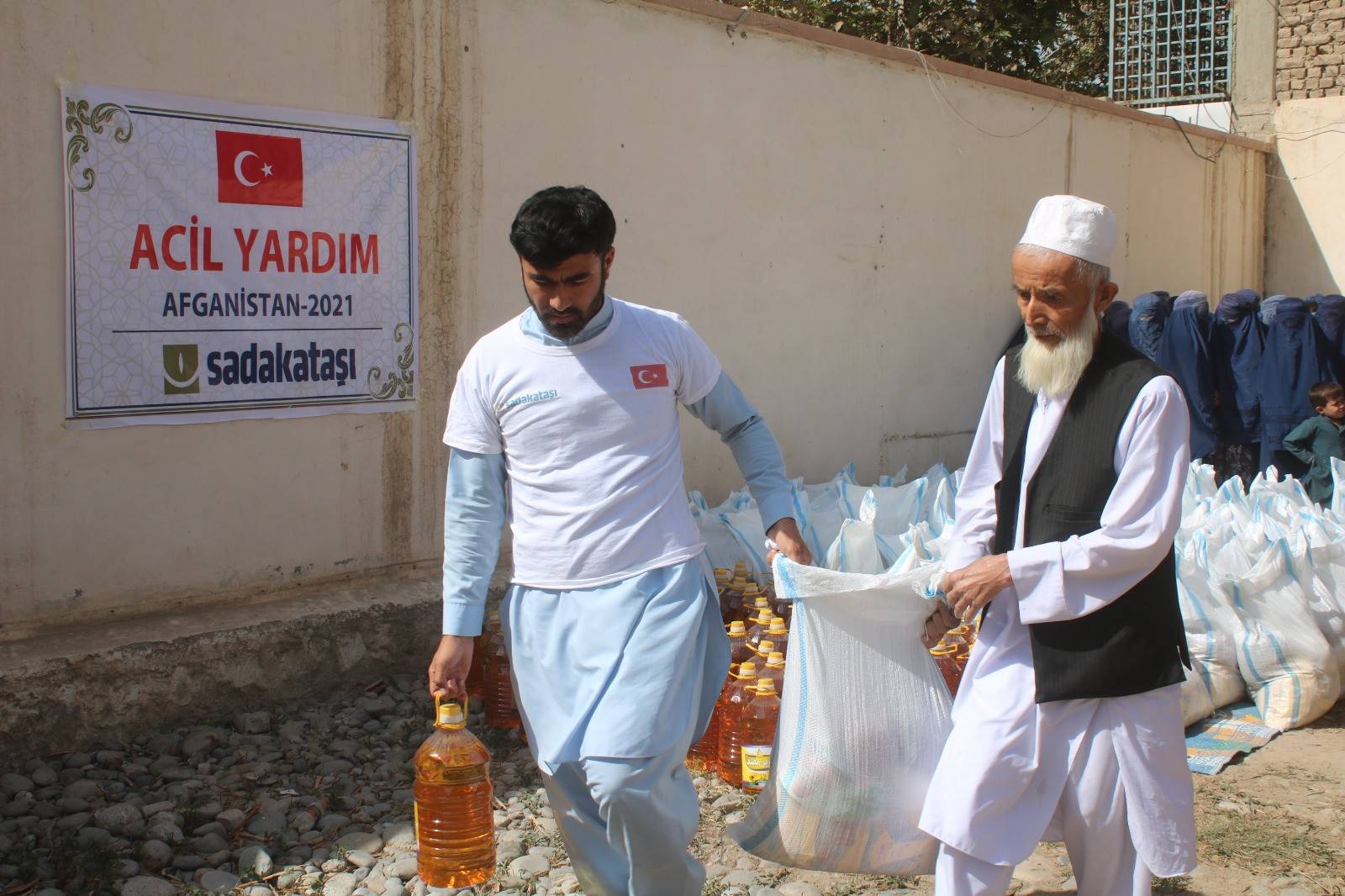 Sadakataşı Afganistan yardımlarını sürdürüyor